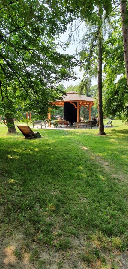 Juna2 - Nowoczesny Apartament W Centrum Z Widokiem Na Park Pruszków Exterior foto