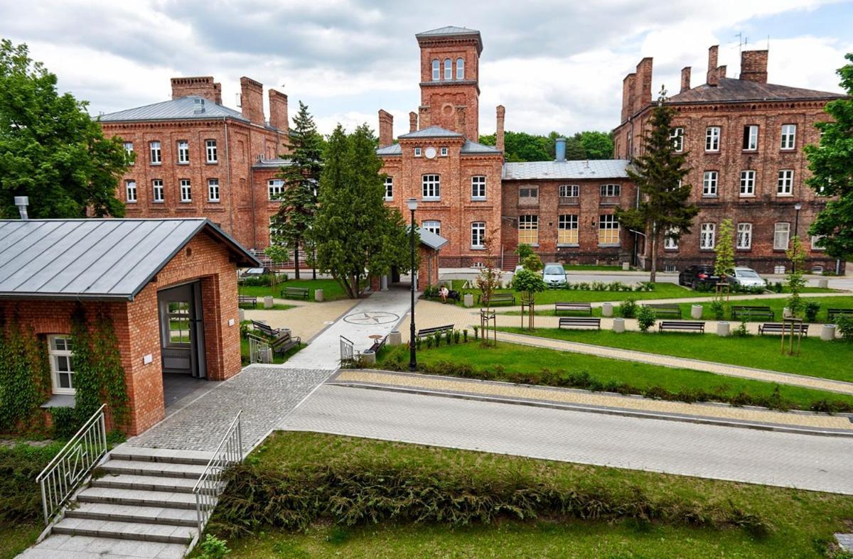 Juna2 - Nowoczesny Apartament W Centrum Z Widokiem Na Park Pruszków Exterior foto